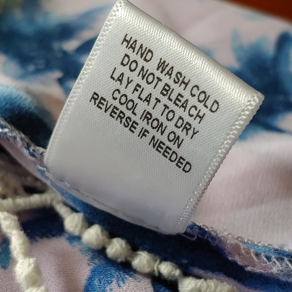 Charlotte Russe Palm Tree Top with Fringe Size M - Picture 8 of 8